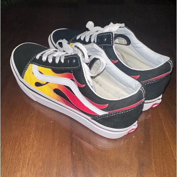 Flamed Vans, Men’s size-6 Women’s size-7.5, preowned, amazing condition! - Picture 8 of 12
